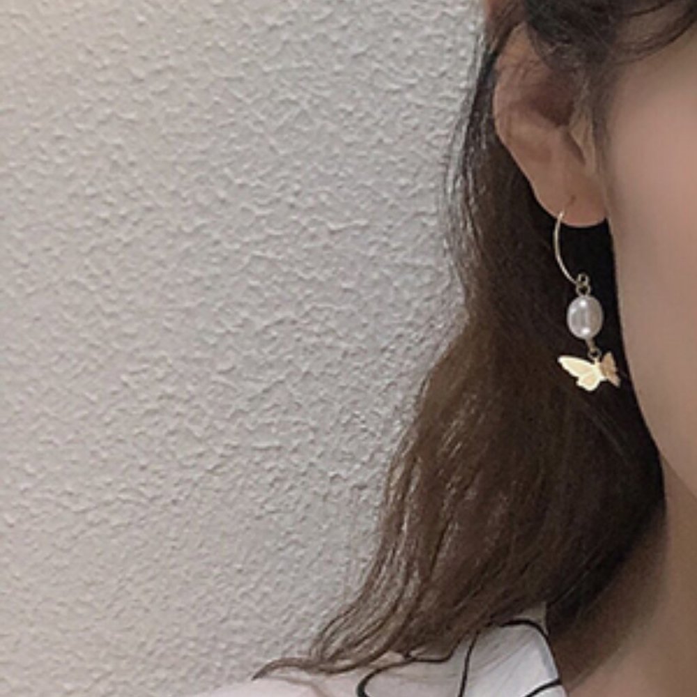 Butterfly Pearl Golden Hoop Earrings - Picture 7 of 12